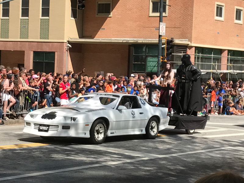 Illustration for article titled DragonCon Day 2: With Vehicles!